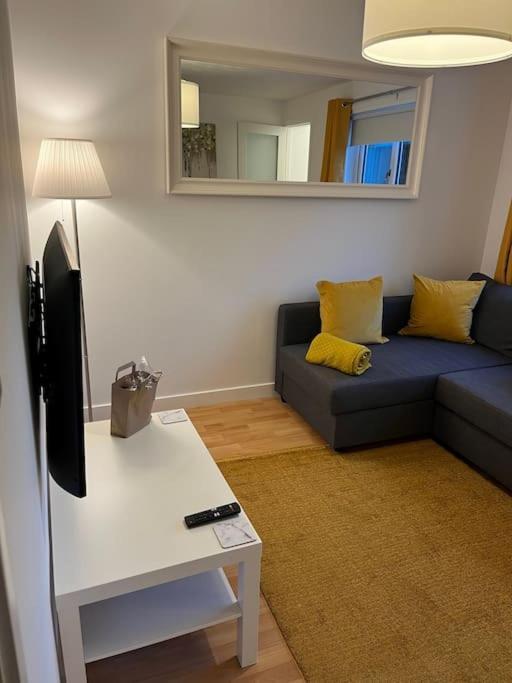 Glenbervie - Beautifully Refurbished, Self-Contained Apartment ダンファームリン エクステリア 写真