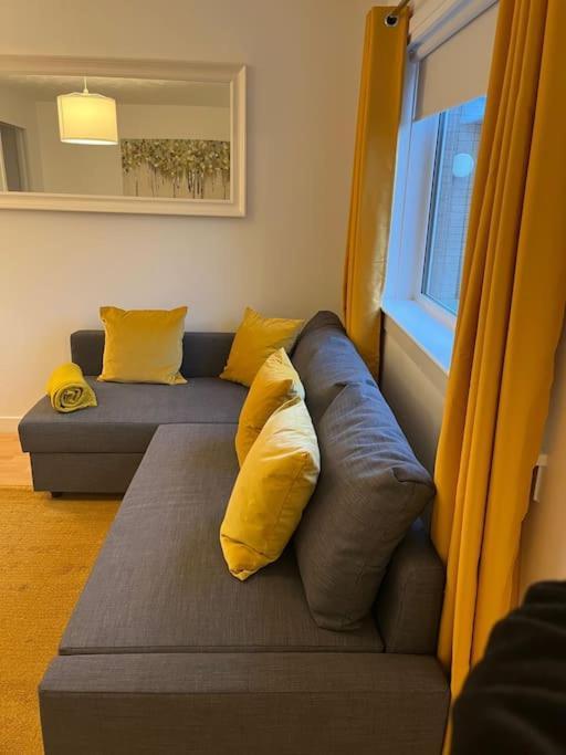 Glenbervie - Beautifully Refurbished, Self-Contained Apartment ダンファームリン エクステリア 写真