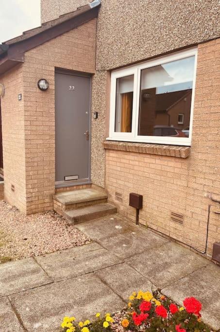 Glenbervie - Beautifully Refurbished, Self-Contained Apartment ダンファームリン エクステリア 写真